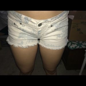 American Eagle shorts!